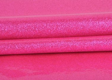 Porcellana Colore rosso di Rosa di scintillio del tessuto di cuoio sintetico durevole del PVC per la fabbricazione delle borse fornitore