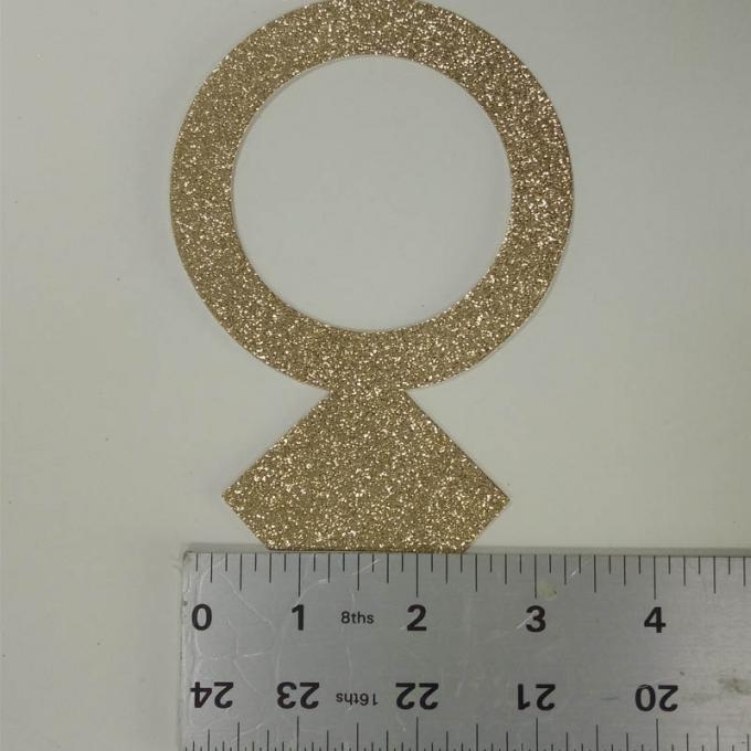 La carta di scintillio dell'anello del cartone di scintillio segna l'oro con lettere per colorare per la decorazione della torta di compleanno